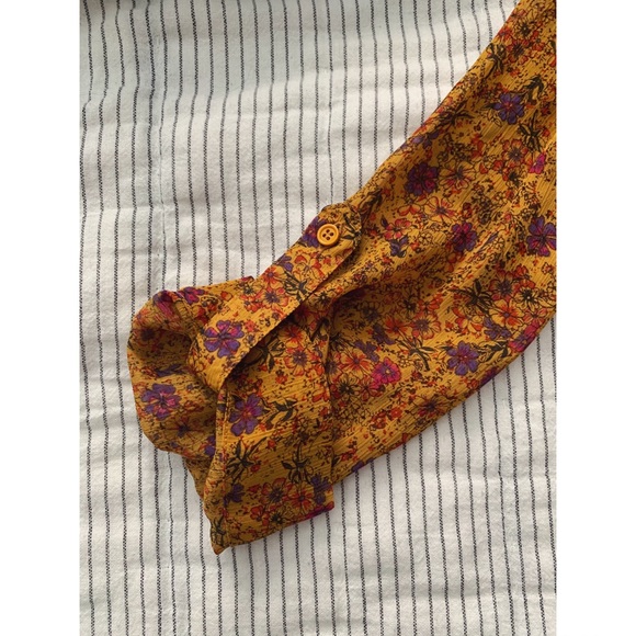 Mustard floral blouse with adjustable sleeves - Picture 6 of 6